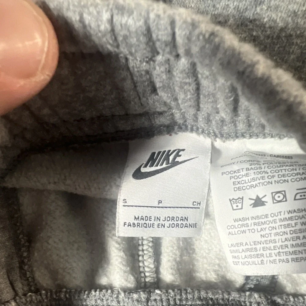 Nike Boys Pants Small Gray Fleece Athletic Swoosh Logo Jogger